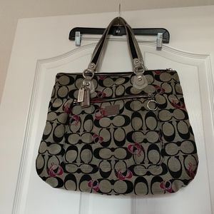 Coach Poppy Signature Hearts Glam Tote
